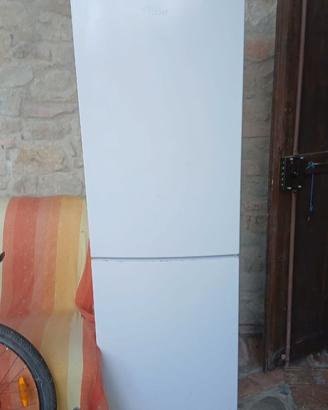 FRIGORIFERO CON CONGELATORE