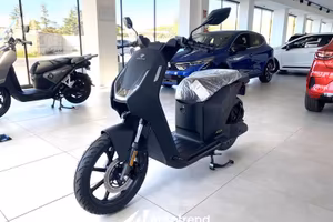 Super Soco F01 L1 2.0 KW equivalente 50 cc