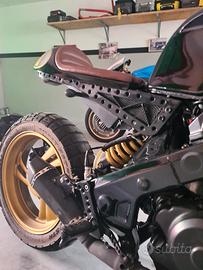 Cafe Racer  naked 