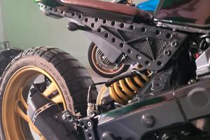 Cafe Racer  naked 