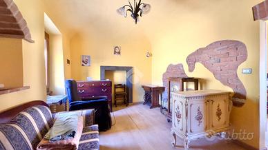 CASA SEMINDIPENDENTE A BASALUZZO