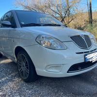 Lancia Ypsilon 1.2 ModaMilano 110000 km