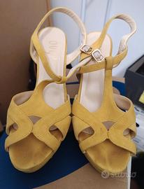 Sandali pelle scamosciata gialli
