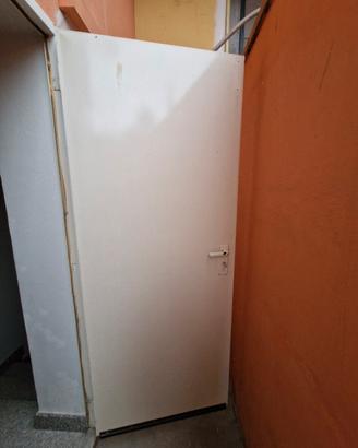 porta in metallo serramenti