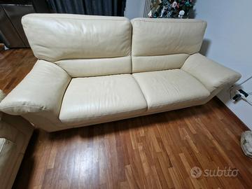 REGAL0 DIVANO
