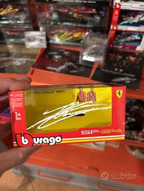 Scatola Bburago Ferrari 1:43 firmata leclerc