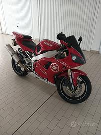 Yamaha R1 