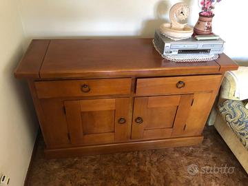 Mobili in legno ciliegio massiccio