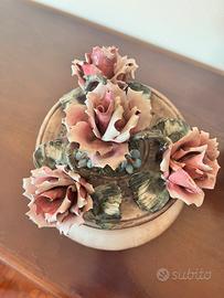 Centrotavola in ceramica Capodimonte