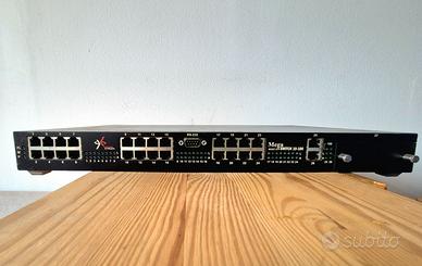 Switch web di rete aziendale 24 porte