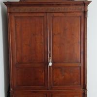 armadio in noce nazionale