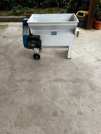 pigiatrice uva automatica