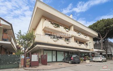 AMPIO BILOCALE AL PRIMO PIANO CON TERRAZZO