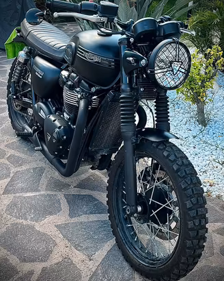 Triumph Bonneville T100 Matt Black
