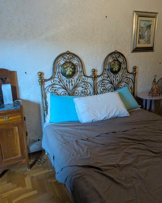 letto ferro battuto pieno e dipinto a mano