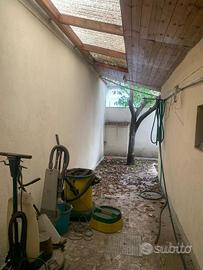 Box auto e deposito centralissimo