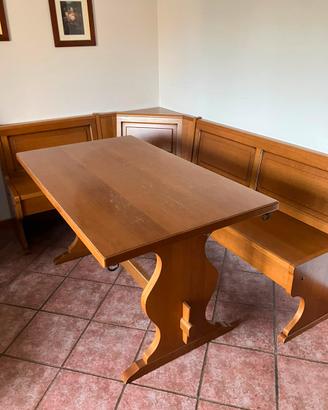 Tavolo con panca in legno