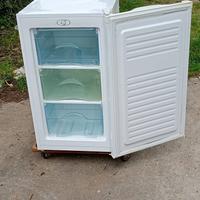 FREEZER / CONGELATORE