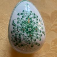 HEREND Raro uovo in porcellana verde e oro anni70