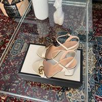 Gucci sandali crema in pelle doppia G marmont