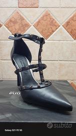 décolleté nera con borchie .nuova. 