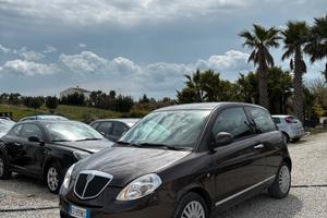Lancia Ypsilon 1.2 69 CV Argento