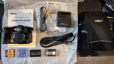 Nikon Coolpix 5400 con accessori