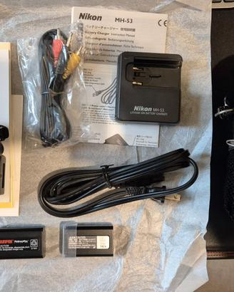 Nikon Coolpix 5400 con accessori