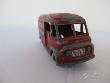 ミニカー MATCHBOX 69 COMMER 30 CWT VAN Nestle's 1960s vintage Lesney MATCHBOX #69 Commer 30 CWT Van DIECAST