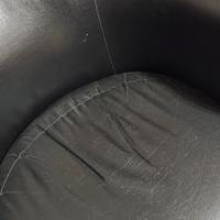 Poltrona a pozzetto in ecopelle nera - Stile IKEA 