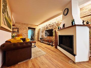 CASA SEMINDIPENDENTE A GUALDO TADINO