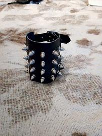 Bracciale In ecopelle con 4 file Di Borchie - 24