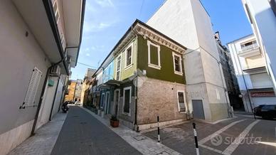 CASA SEMINDIPENDENTE A CIVITANOVA MARCHE