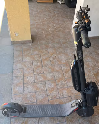 MONOPATTINO NINEBOT SEGWAY ES4 - USATO