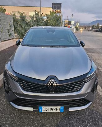 Renault Clio 5 Esprit Alpine full hybrid 145 cv