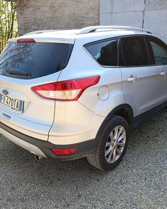Ford kuga 2.0 TDCi  2015 cambio automatico.