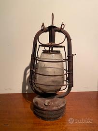 Lanterna vintage in ferro e vetro opaco