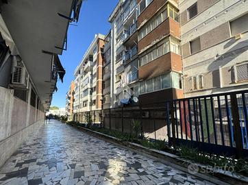 4 LOCALI A NAPOLI