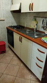 Cucina completa in discrete condizioni