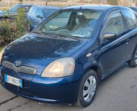 Toyota Yaris 1.0i 16V cat 5 porte Sol