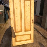 vecchia porta in abete