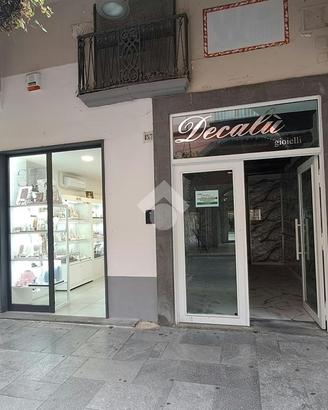 NEGOZIO A CAVA DE' TIRRENI