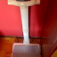 Pedana vibrante per gambe e glutei