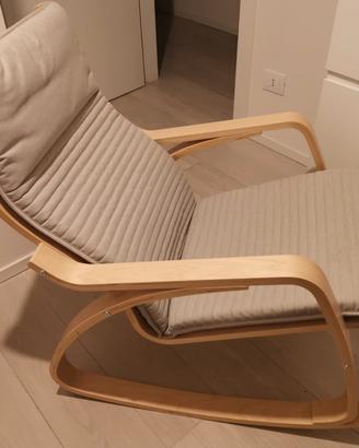 Sedia a dondolo Poang Ikea