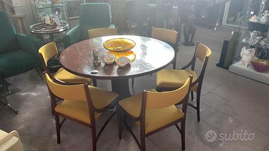Set tavolo e sedie vintage Cassina