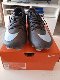 Scarpe da calcio a 11 erba sintetica o erba natura