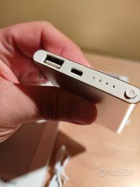 Power Bank 10000 mAh, slim, nuovo.