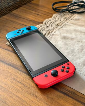 Nintendo Switch 2019 con scatola + Gioco e Borsa