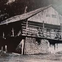 Baita in legno smontata