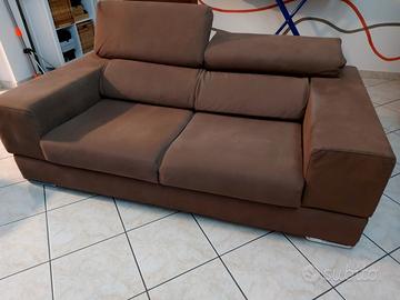 2 divani tre posti marrone simil pelle